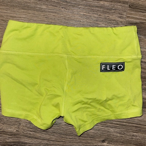 Fleo Citron- worn 1-2 times. - Picture 2 of 2